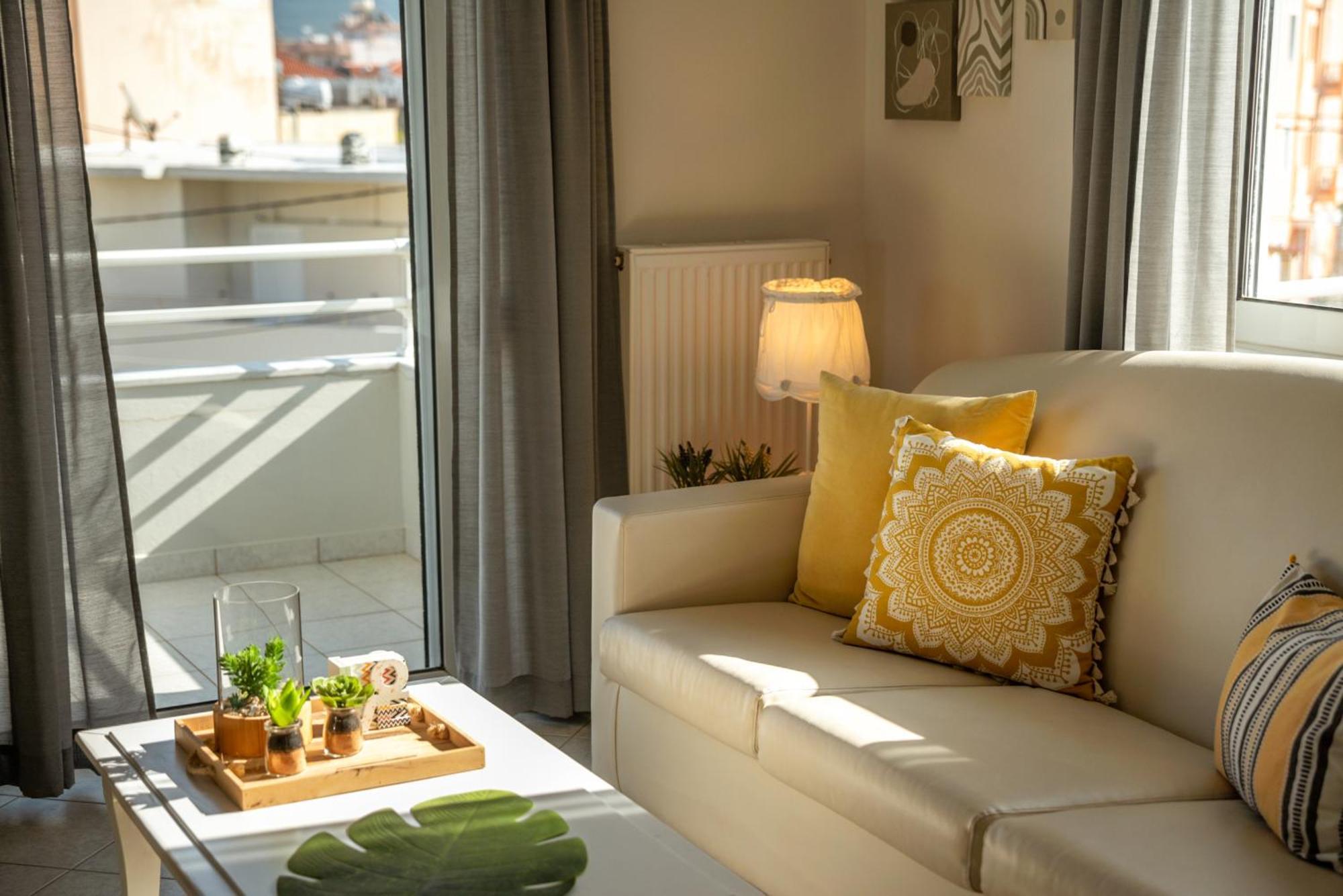 Apartment Sea Daffodil